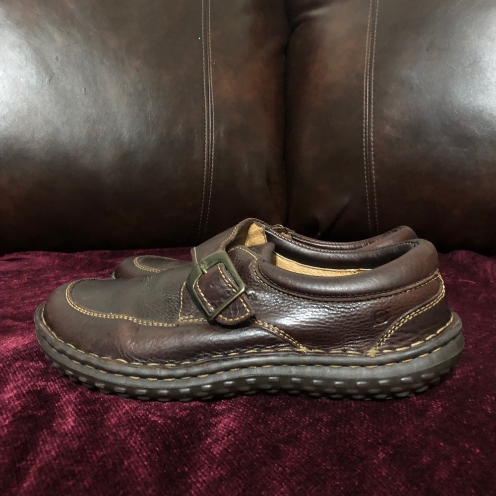 Born Shoes 
Women’s size 7.5
Excellent condition